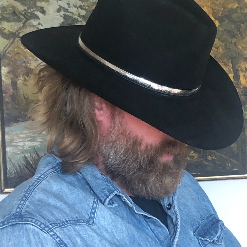 Haberdashery Bazaar & Fine Consignment, Ambassador